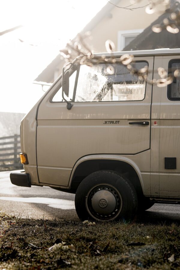 Van rental Sri Lanka - Quick Ceylon Rentals
